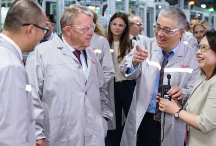 Danfoss Welcomes Danish Foreign Minister to Landmark Factory Visit in Tianjin, China