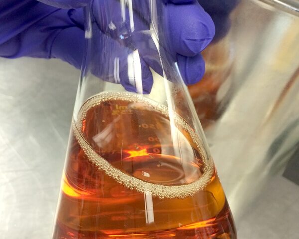 Industrial Oil for Enhanced Equipment Performance and Longevity